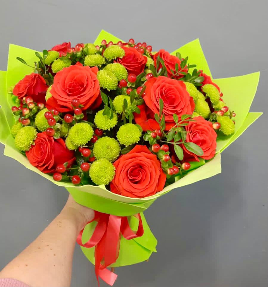 Букет цветов из: Хризантемы и Розы в Звенигово