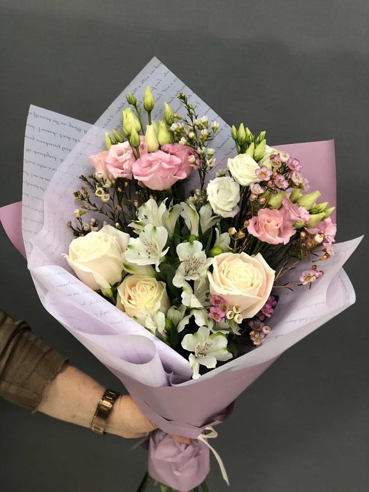 Букет цветов из: Альстромерии, Розы и Лизиантусы в Звенигово