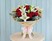 Букет цветов из:  Лилии и Розы #REPLACE_PRED# Звенигово