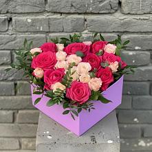 Цветочная композиция из Розы в коробке в Звенигово