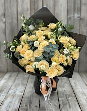 Букет цветов из:  Розы и Лизиантусы в Звенигово