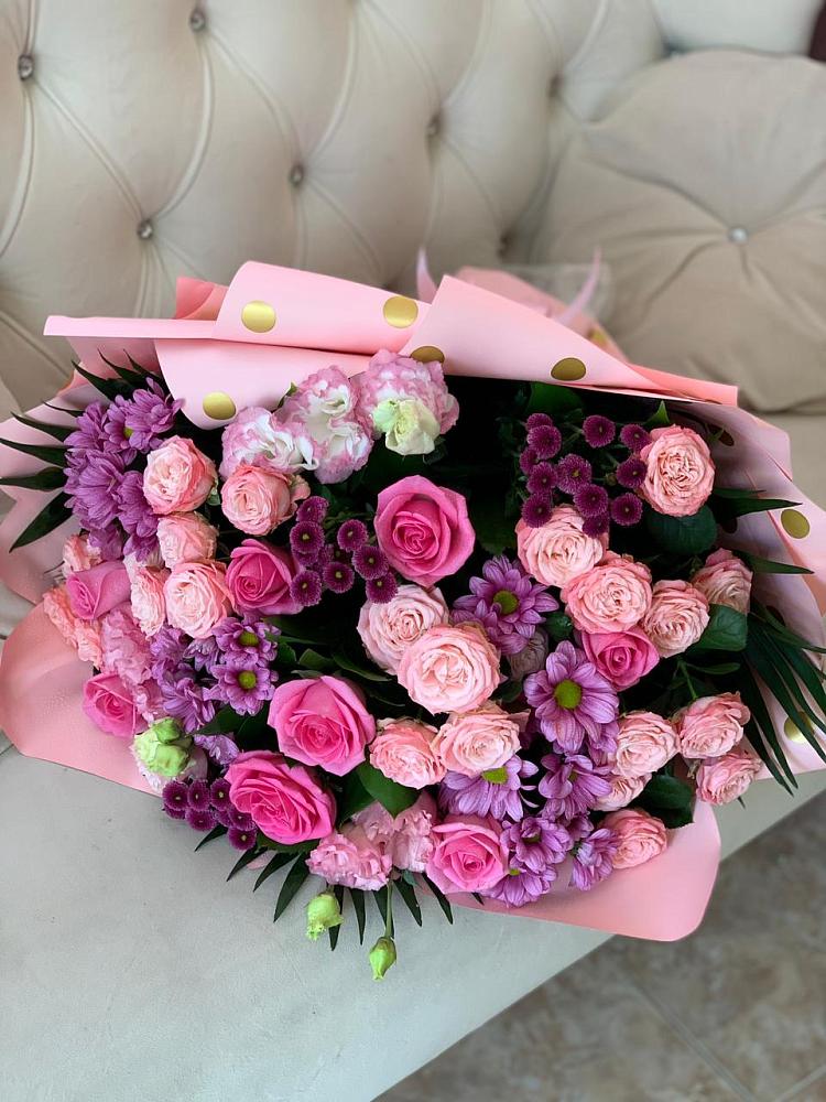 Букет цветов из: Хризантемы, Розы и Лизиантусы в Звенигово