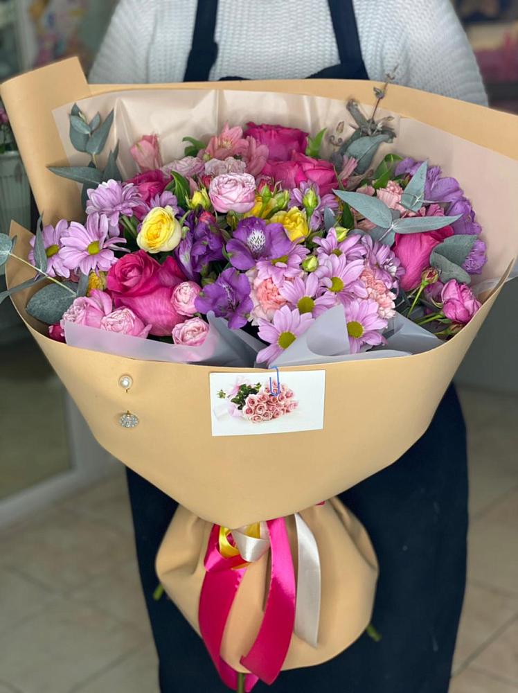 Букет цветов из: Хризантемы, Гвоздики и Альстромерии в Звенигово