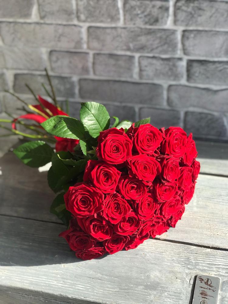 Букет Красные розы Фридом в Звенигово