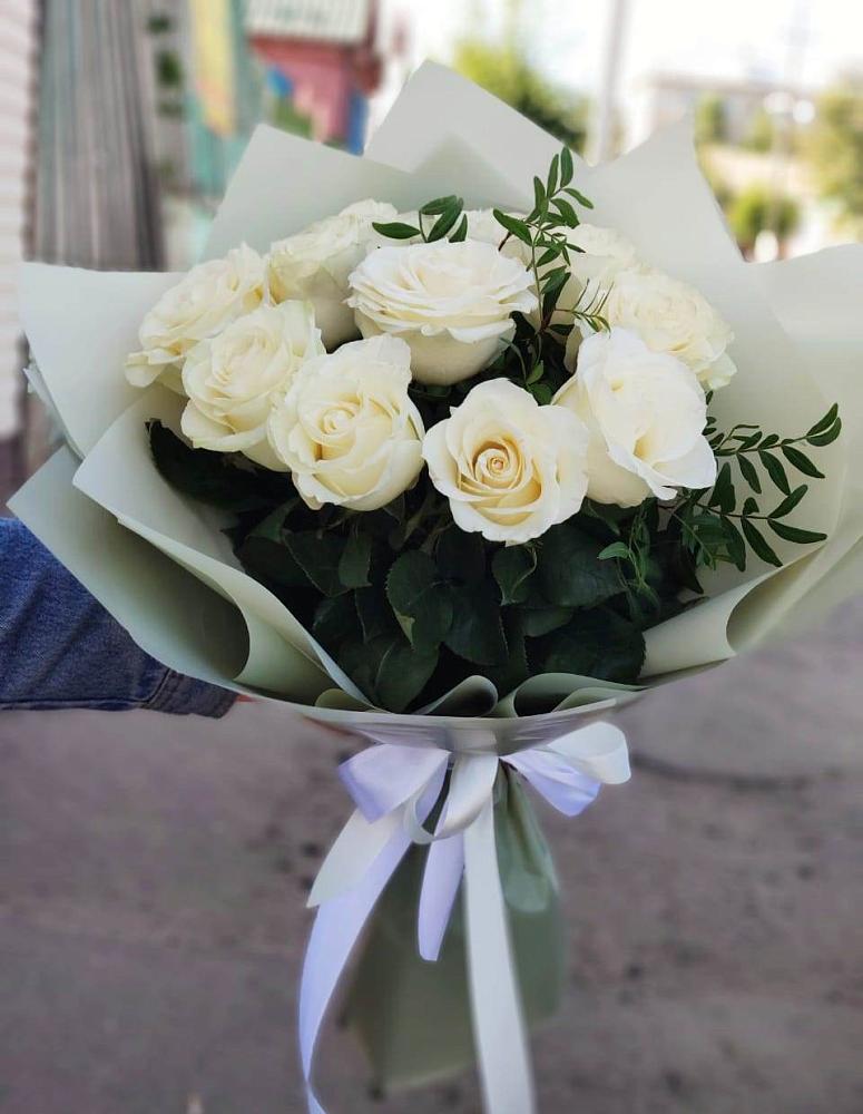 Букет Белые розы Проуд в Звенигово