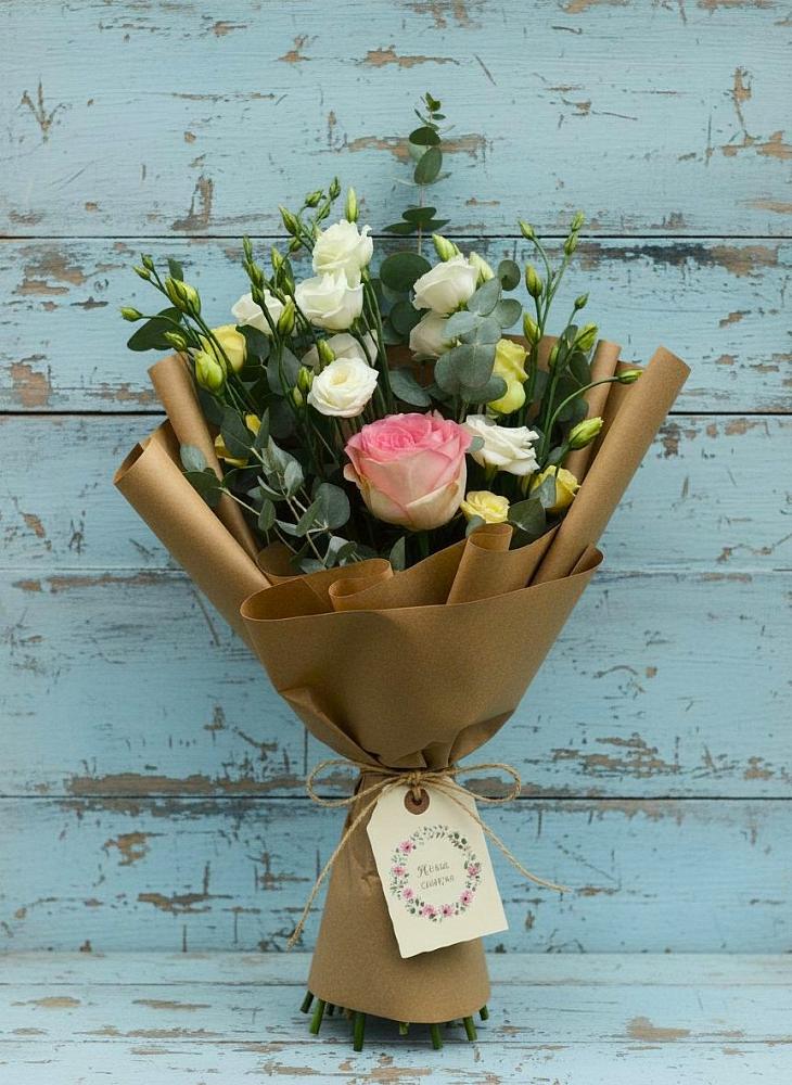 Букет цветов из: Розы и Лизиантусы в Звенигово