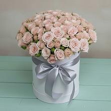 Цветочная композиция из Розы в шляпной коробке в Звенигово