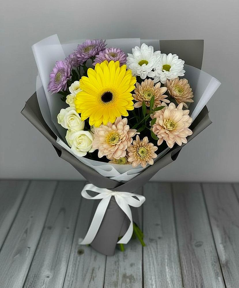 Букет цветов из: Розы, Герберы и Хризантемы в Звенигово