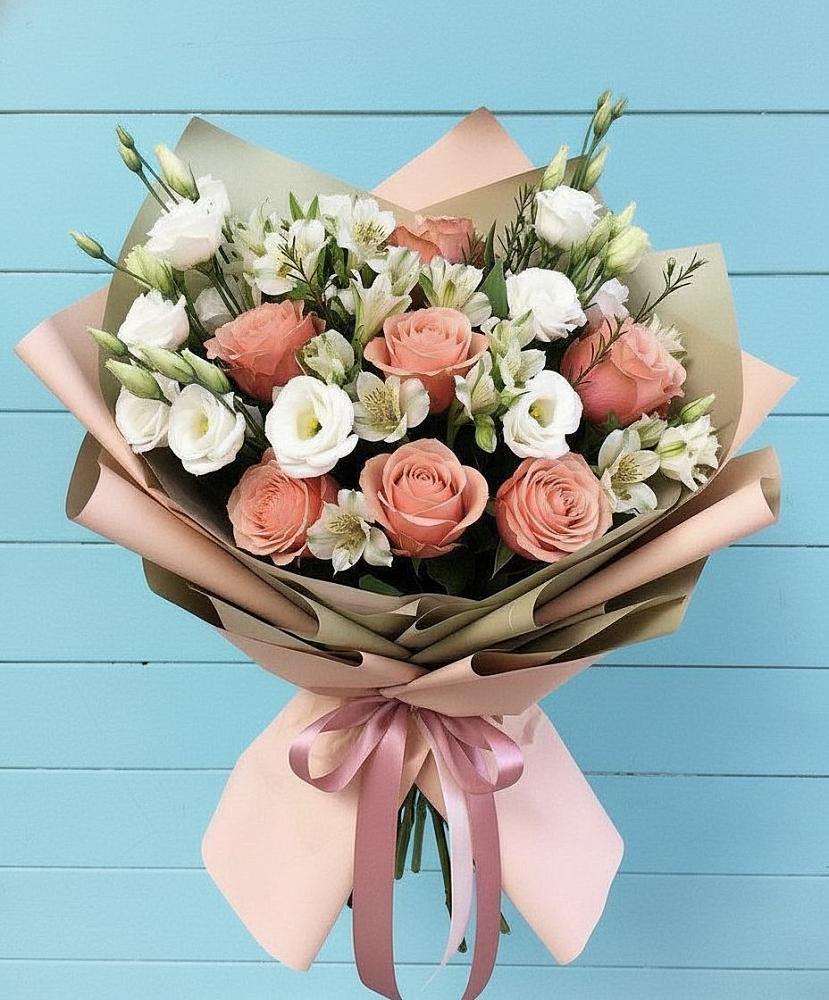 Букет цветов из: Розы, Альстромерии и Лизиантусы в Звенигово