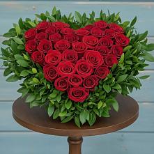 Цветочная композиция из Розы в виде сердца в Звенигово