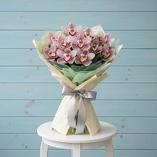 Букет цветов из:  Орхидеи и Розы в Звенигово