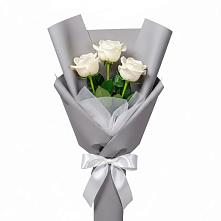 Букет 3 белые розы в Звенигово