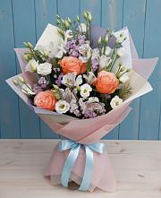 Букет цветов из:  Лизиантусы, Розы, Альстромерии и Гипсофила #REPLACE_PRED# Звенигово