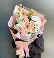 Букет цветов из:  Хризантемы и Розы в Звенигово