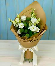 Букет цветов из:  Хризантемы и Лизиантусы в Звенигово