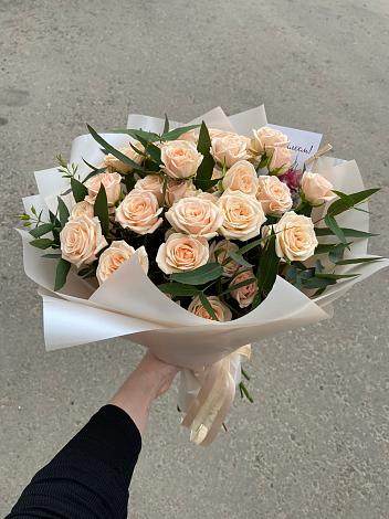 Букет Кремовые розы Латте в Звенигово