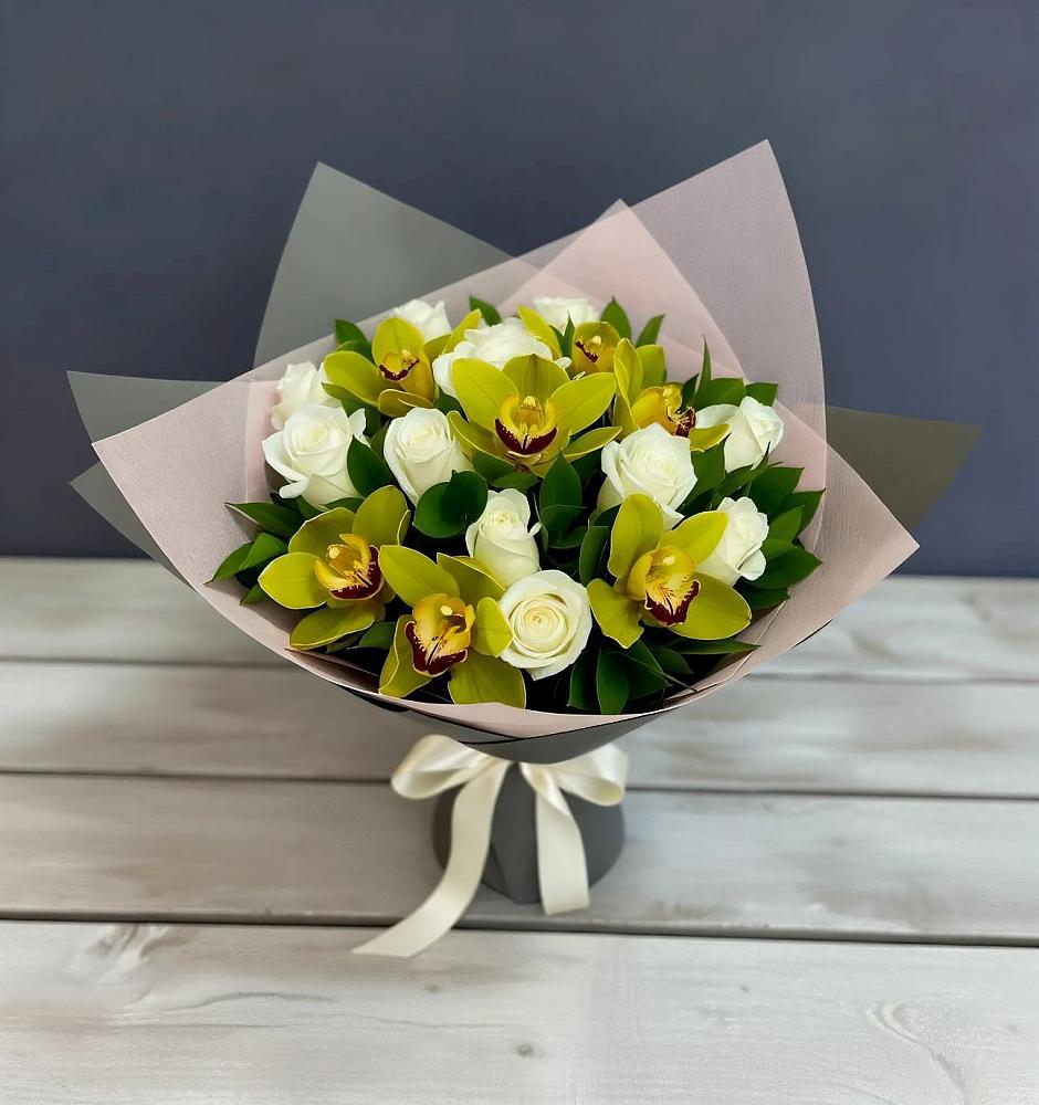 Букет цветов из: Орхидеи и Розы в Звенигово