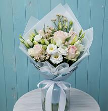Букет цветов из:  Розы и Лизиантусы в Звенигово