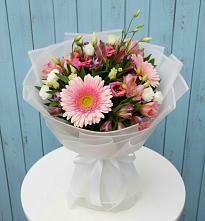 Букет цветов из:  Герберы, Альстромерии и Лизиантусы в Звенигово