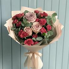 Букет цветов из:  Гвоздики и Розы в Звенигово