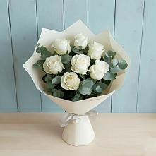 Букет Белые розы в Эвкалипте в Звенигово
