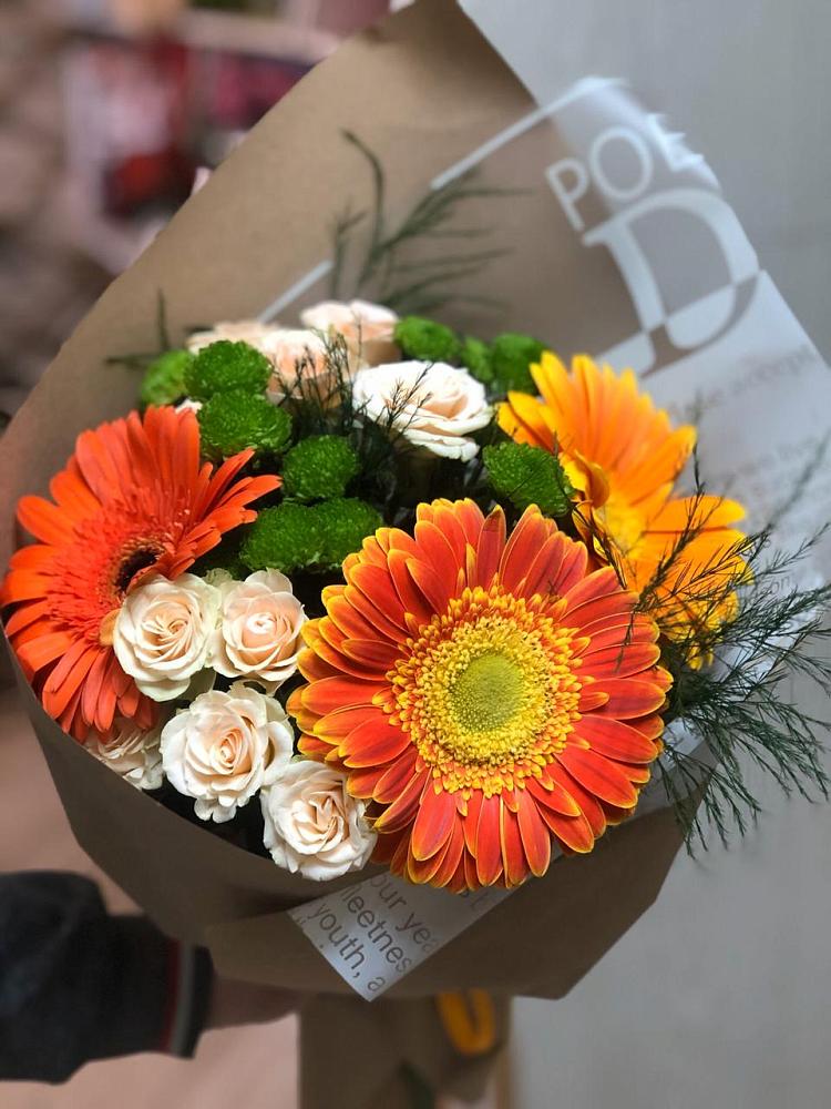 Букет цветов из: Герберы, Хризантемы и Розы в Звенигово