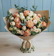 Букет цветов из:  Альстромерии и Розы в Звенигово