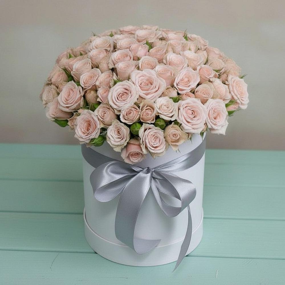 Цветочная композиция из Розы в шляпной коробке в Звенигово