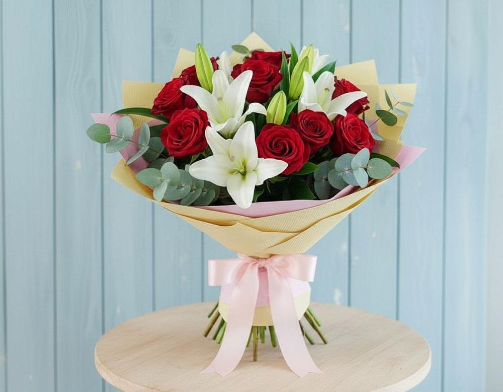 Букет цветов из: Лилии и Розы в Звенигово